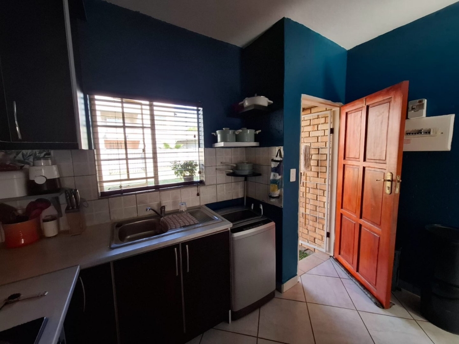 To Let 2 Bedroom Property for Rent in Waterval East North West